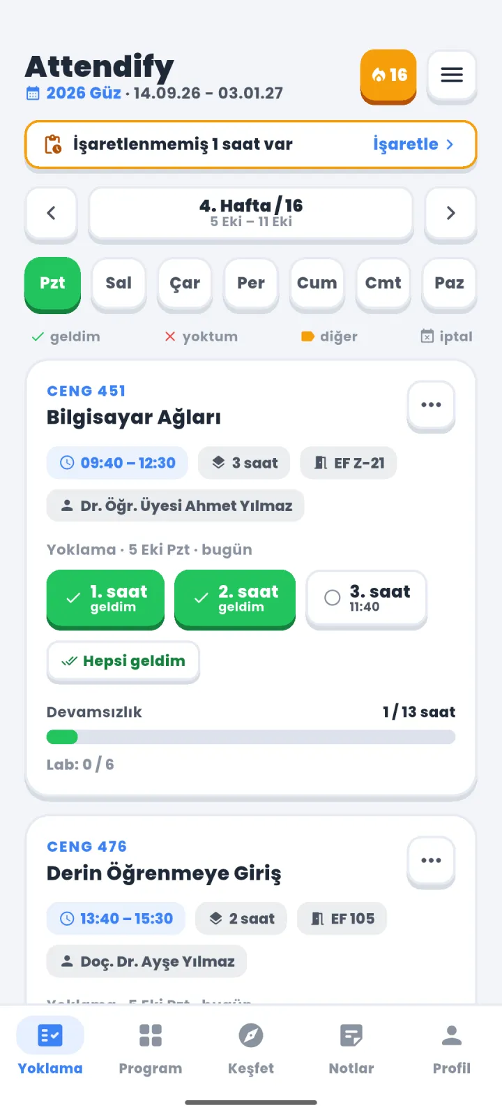Attendify+ davamiyyət ekranı: dərsin saatları gəldim kimi işarələnib